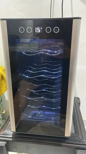 Adega climatizada acs08, 1 porta Electrolux 