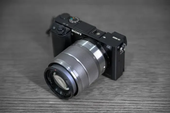 Câmera Sony Alpha A6000 Mirrorless com Lente 18-55mm OSS C1149