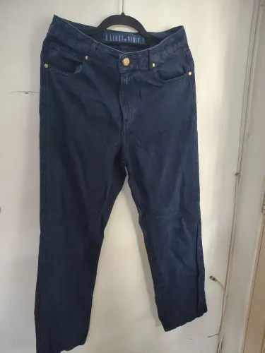 Calça feminina desapego