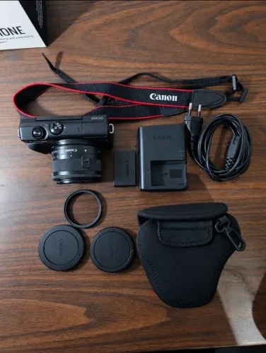 Canon EOS M200 + 15-45mm | Menos de 1.000 cliques