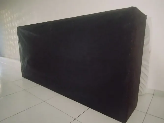 Doação de Base cama solteiro. Obs: somente a base e está sem os pés .