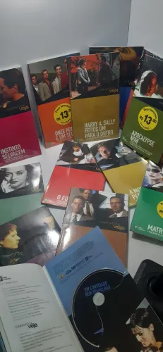 Coleção de livros /DVDs todos lacrados apenas um que não