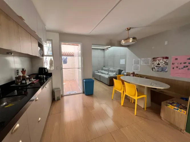 Casa duplex em condomínio fechado | Lagoa Redonda REF: Próximo a Av. Washington Soares