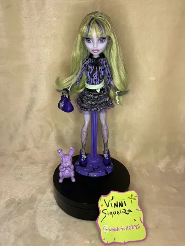 Monster High - Twyla Básica