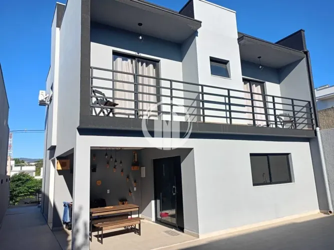 Casa á venda com 3 dormitórios sendo 1 suite - Residencial Phythus - Bairro Vila