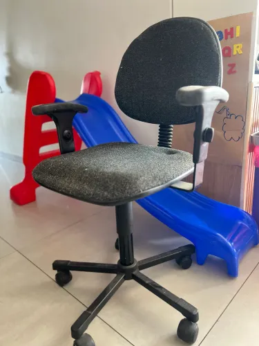 Cadeira de Escritório Eviflex com Braços