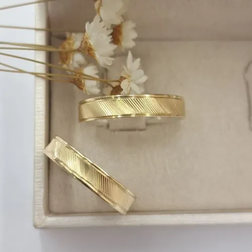 Aliança de casamento em ouro 18k 