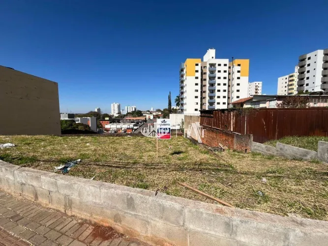 Terreno à venda, 750 m² por R$ 1.100.000,00 - Centro - Londrina/PR