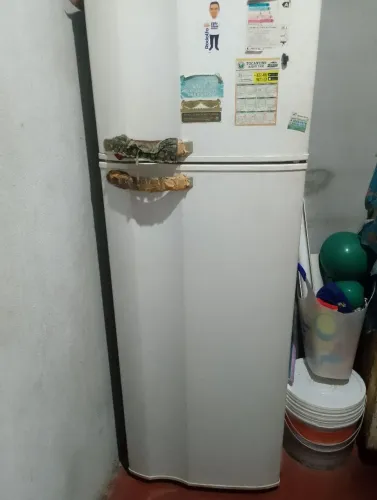 Geladeira com defeito