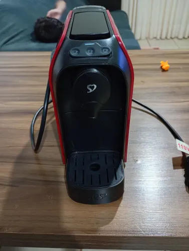 Cafeteira semi nova 