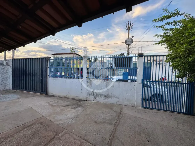 CASA COM TERRENO AMPLO - GRANDE TERCEIRO - CUIABÁ - R$ 300.000,00 codigo: 326027