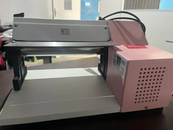 CILINDRO ROSA ELÉTRICO - PARA PÃES, MASSAS E PIZZAS - BIVOLT