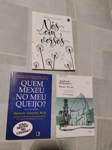 Kit 3 livros : 'nós em versos', 'quem mexeu no meu queijo' e 'poesia e ficção contos '