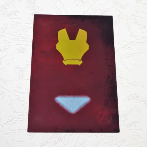 Placa Decorativa Homem de Ferro Minimalista em Madeira