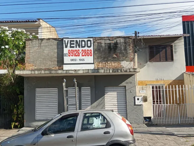 CASA NA AMÉLIA ROSA. COMERCIAL.