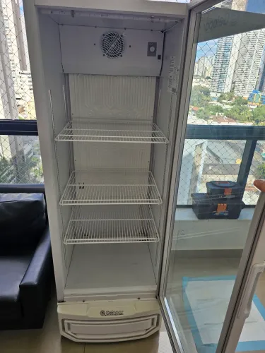 Expositor Vertical Gelopar GPTU-40 - Linha Turmalina