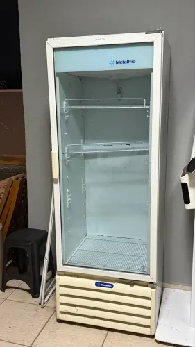 Geladeira 350LT Metalfrio VB40W 120V