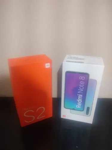 Duas caixas: redimi s2/ Redmi note 8