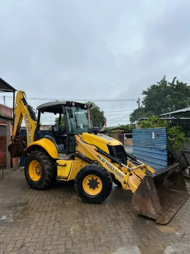 RETROESCAVADEIRA NEW HOLLAND B110B 4x4
