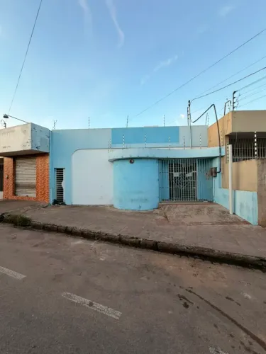Imovel no Centro com 7 salas e recepção em - Arapiraca - AL