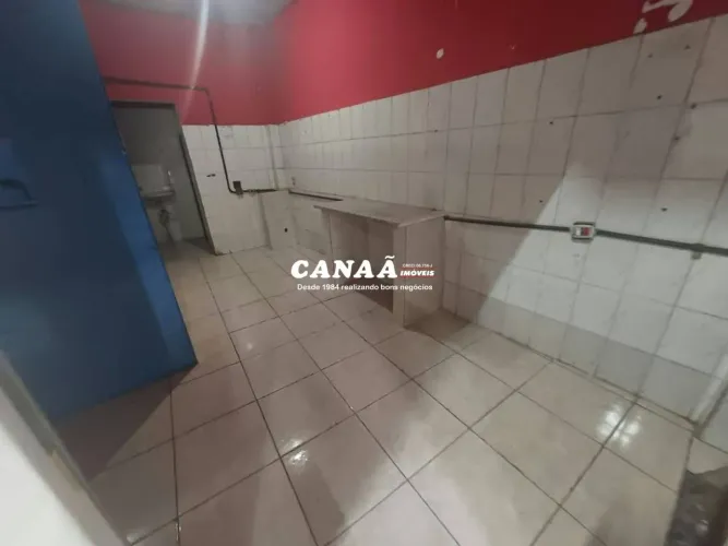 Salão comercial para locação na Estrada do Campo Limpo