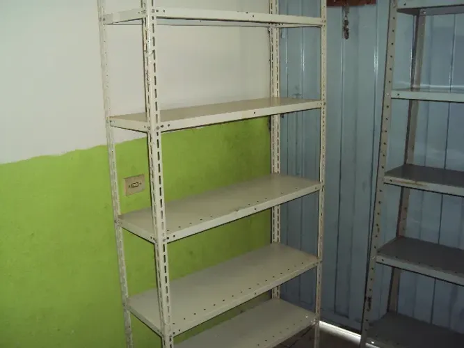 prateleira metal reforçada 2mt usada resta 3 peças ..valorcada