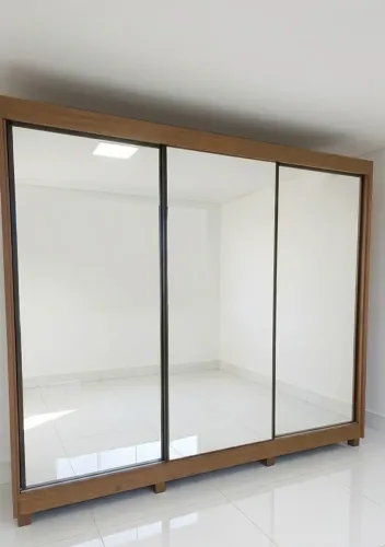 Guarda roupa casal pouco tempo de uso