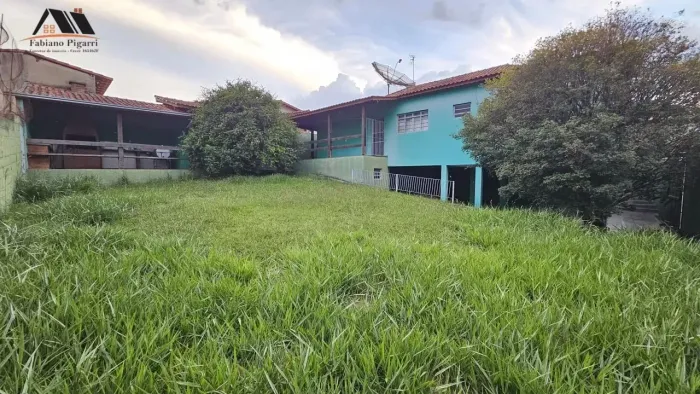 Casa para Venda em Pinhalzinho, centro, 3 dormitórios, 1 suíte, 3 banheiros