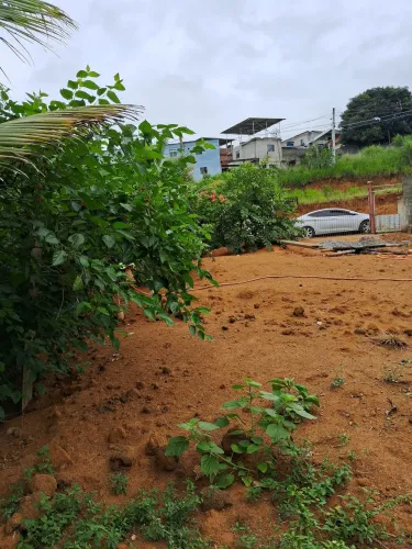 Vendo-os troco por carro terreno próximo a praça de Cariacica Sede