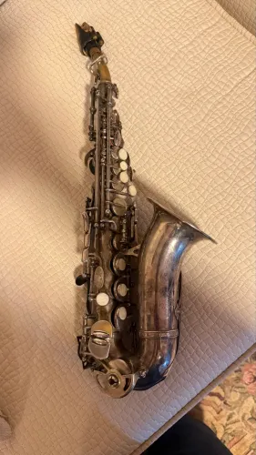 SAX SOPRANO CURVO VINTAGE PRATEADO - POSSÍVEL EUROPEU ANTIGO - RARO