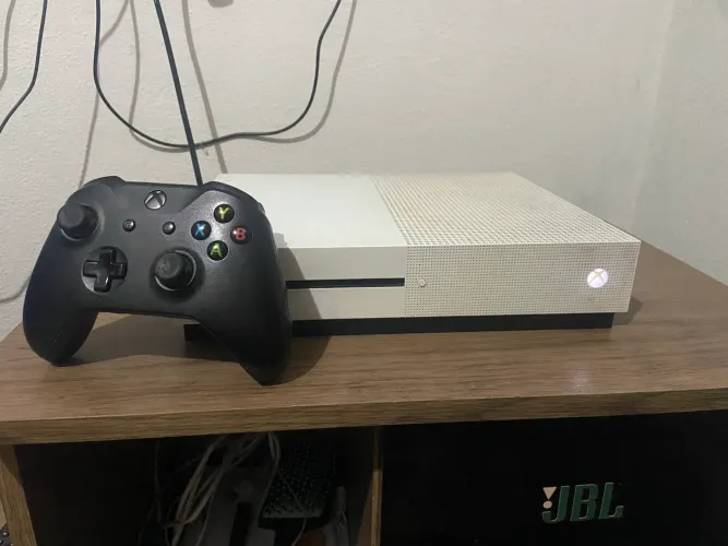 Xbox One 500gb + Manete