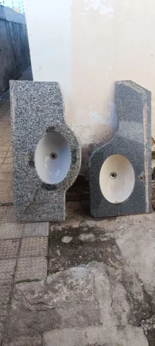 Vendo 2 pias em mármore