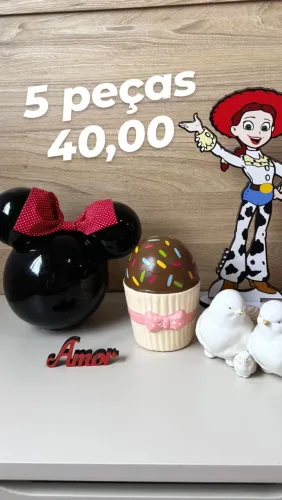 Artigos de festa infantil, painel e decorações.