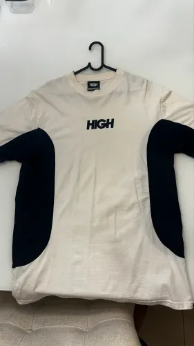 Camiseta High