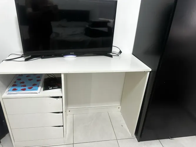 Mesa/ escrivania de estudos