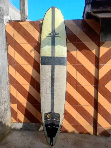 Pranchão de Surf / Longboard Completo + Quilhão + Cordinha (Leash) + Rack de Fita