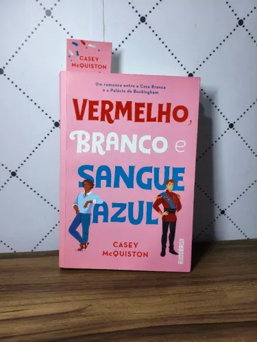 Livro Vermelho, Branco e Sangue Azul