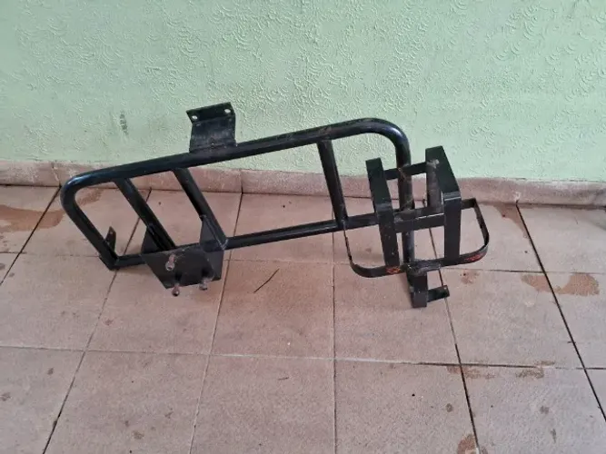 Suporte Para Estepe E Galão De Gasolina Jeep Willys
