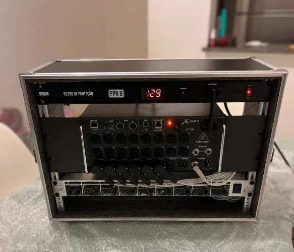 Rack com mesa digital behringer Xr 18 + power play + cabos + case !! 