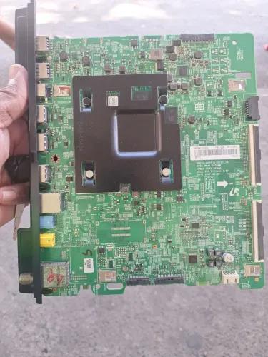 Uma placa da tv Samsung 55