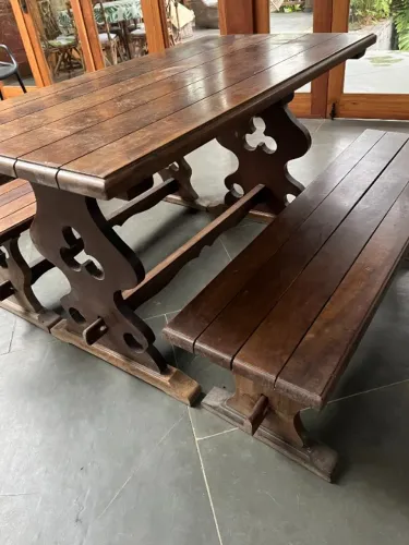 Mesa jantar em imbuia estilo alemão - 6 lugares 130 X 72,5