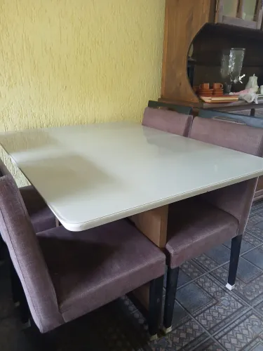 Mesa tampo de vidro 4 cadeiras 