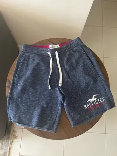 Bermuda Hollister