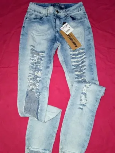 2 Peças Planet Gerls Novas - Calça Jeans e Macacão curto 50,00 cada