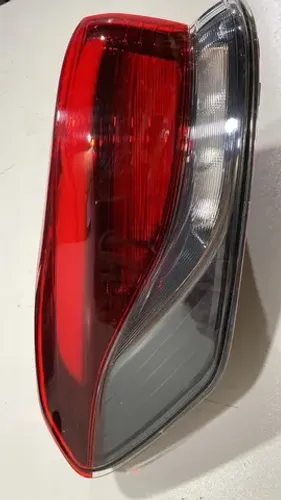 Lanterna esquerda carroceria Fiat Pulse 2023