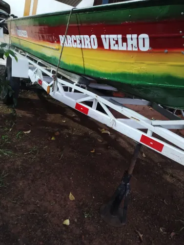 Vendo conjunto lancha 7,5 metros