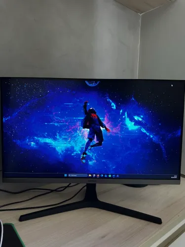 Monitor Samsung U28R55 (LU28R550UQLMZD)