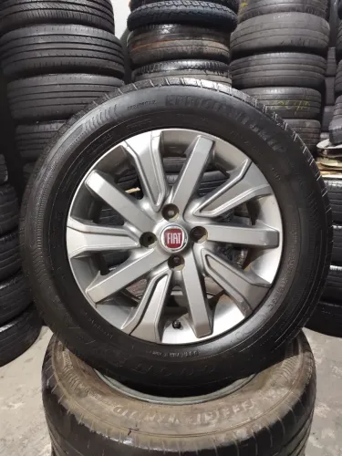 Rodas Aro 15" FIAT- 4x98 - Strada- Pneus bons. ACEITO CARTÃO.