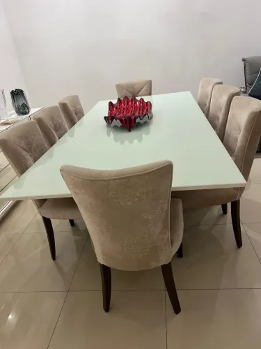 Mesa de jantar com 8 cadeiras 