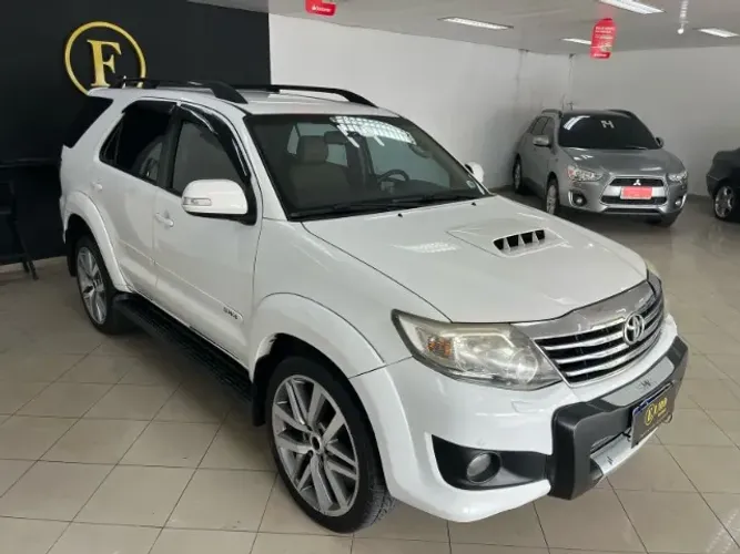 Toyota Hilux SW4 3.0 SRV 4x4 TDI Automático 2014